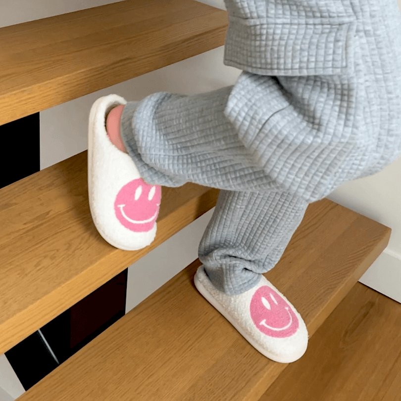 Smiley Comfort Hausschuhe – Für eine fröhliche und warme Atmosphäre