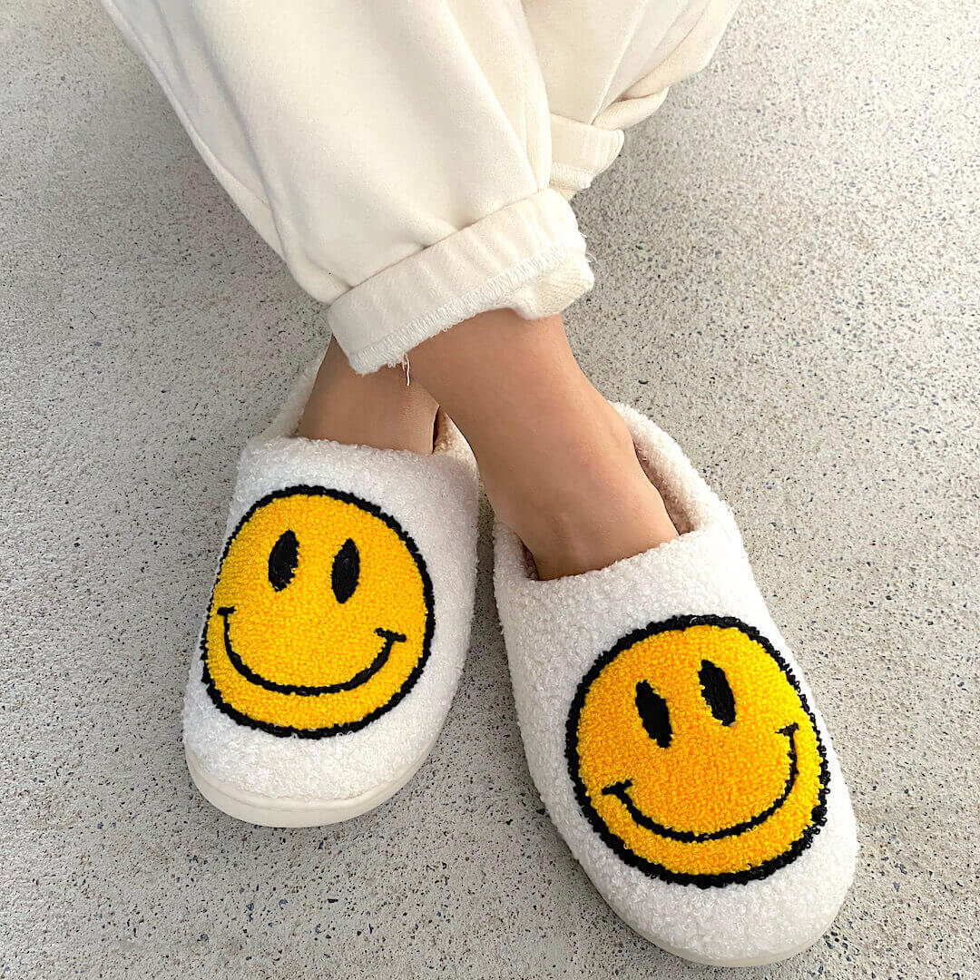 Smiley Comfort Hausschuhe – Für eine fröhliche und warme Atmosphäre