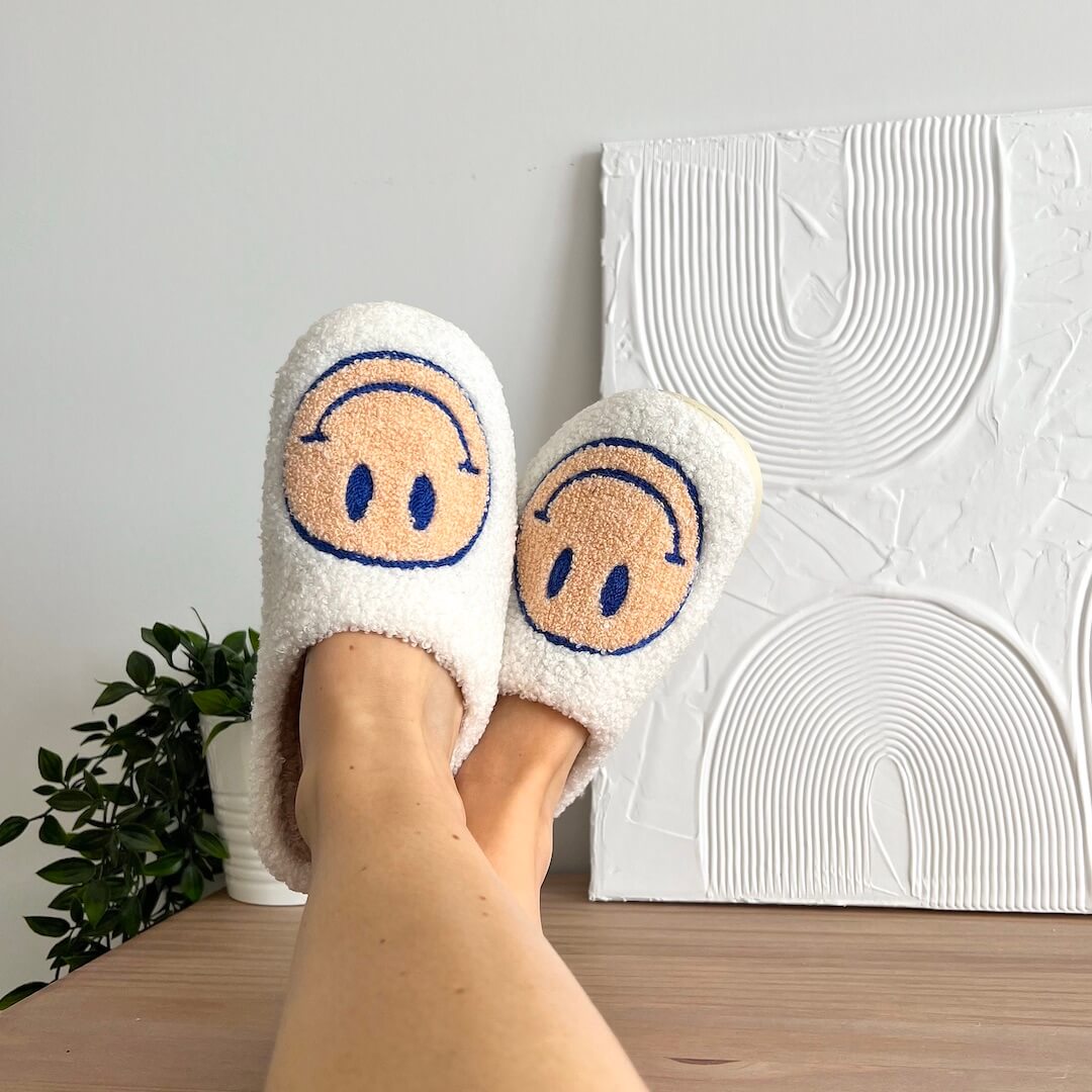 Smiley Comfort Hausschuhe – Für eine fröhliche und warme Atmosphäre