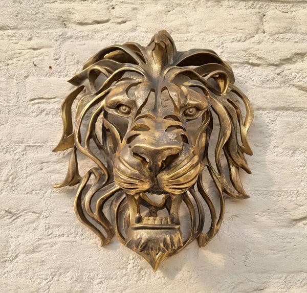 Majestätische Löwenkopf-Wanddekoration - Symbol für Kraft und Eleganz