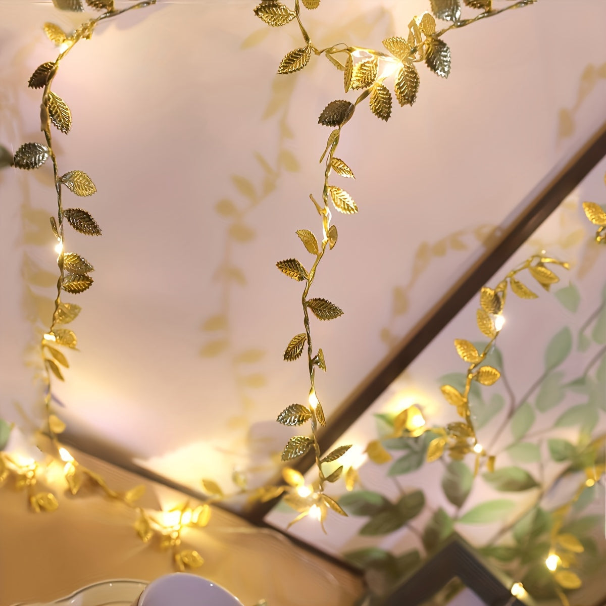 Goldene Blätter Lichterketten – Elegante Beleuchtung für Tischdekoration und Partys