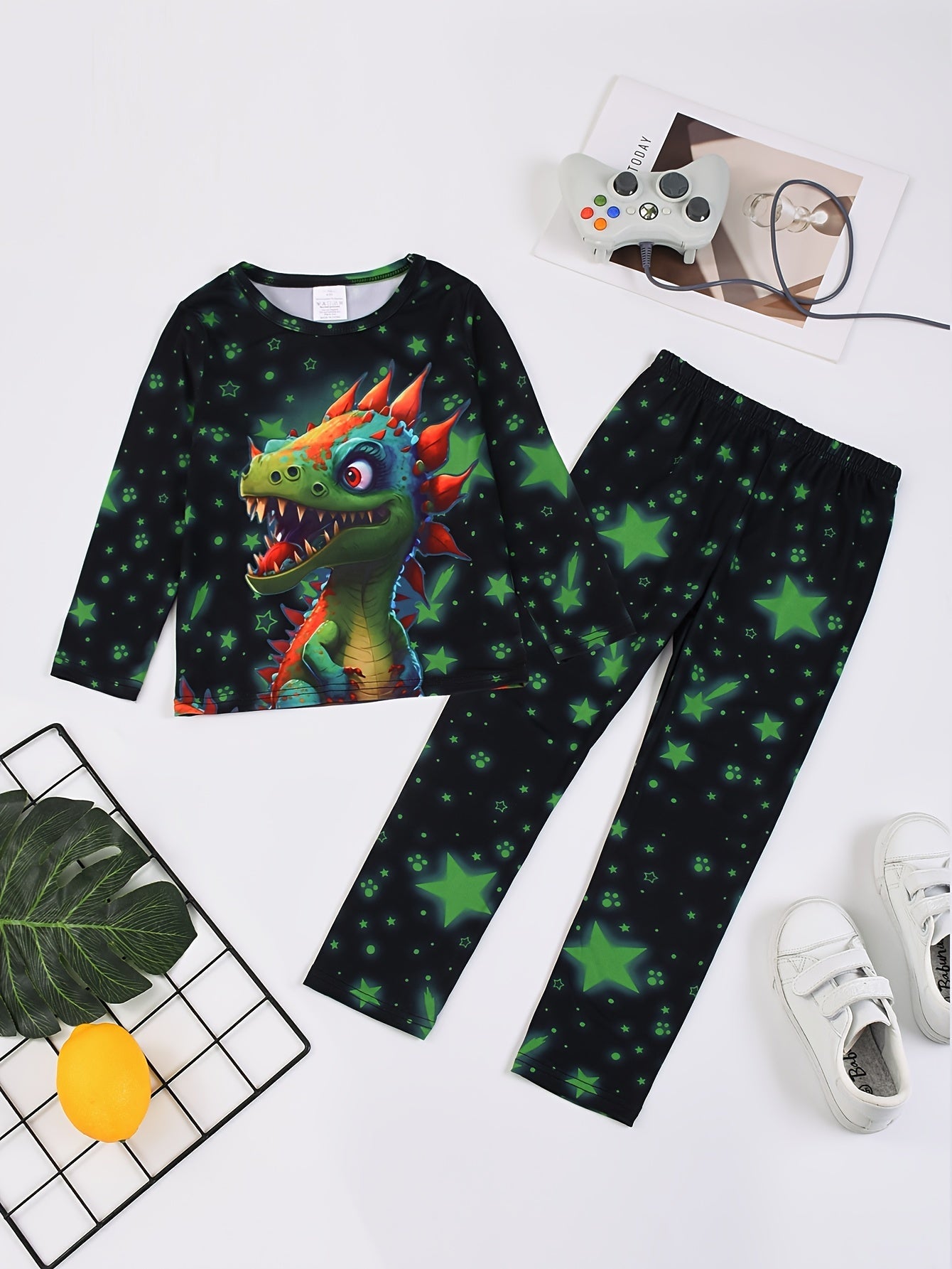 DinoLicht Pyjama Set - Strahlende Abende für abenteuerlustige Kinder