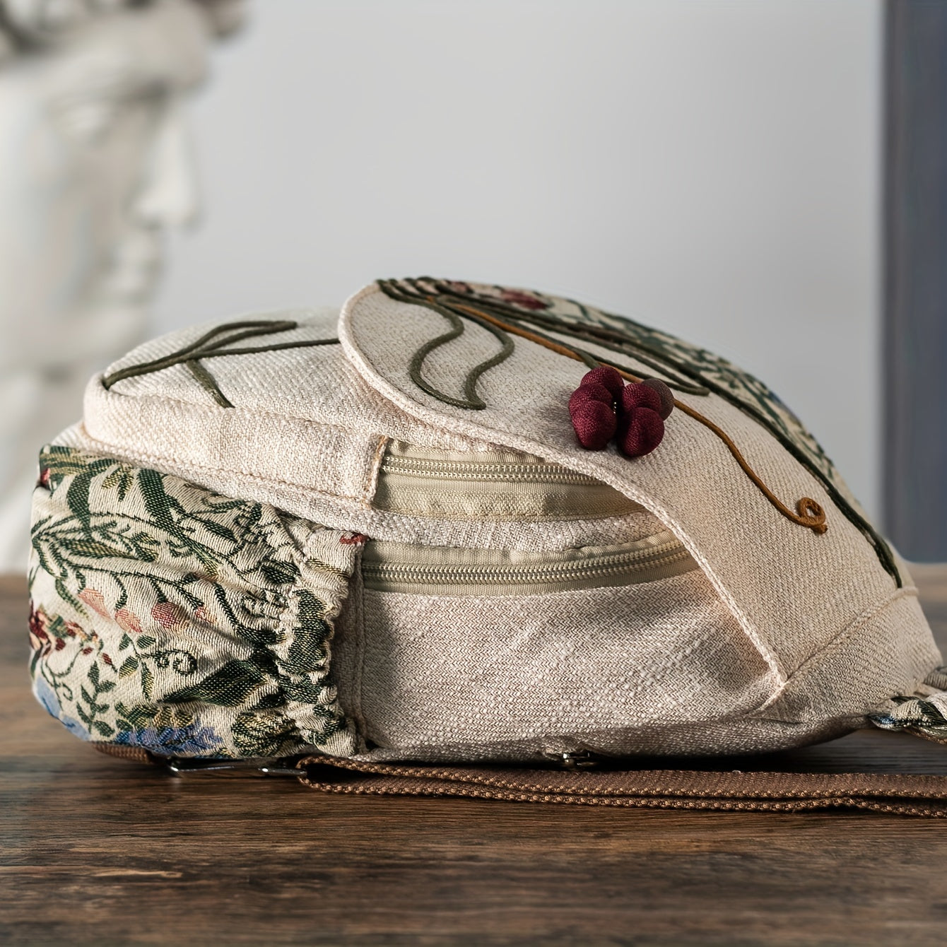 EthnoCharm Stickerei Rucksack – Künstlerisch und Praktisch