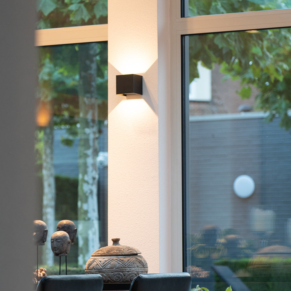 Moderne LED-Wandleuchte für Außen