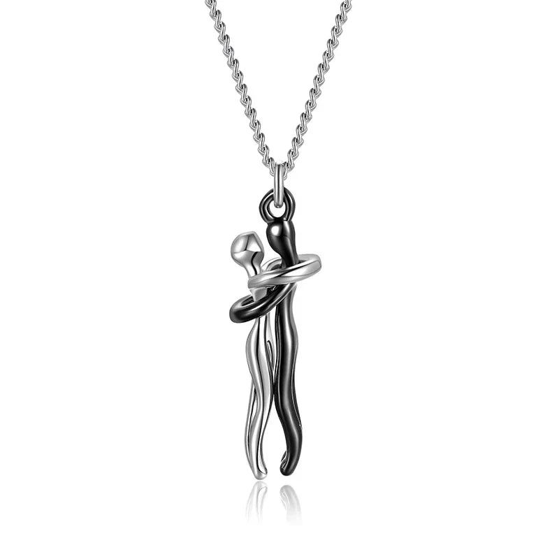 Collier mit Umarmender Anhänger – Zeitloses Symbol der Liebe