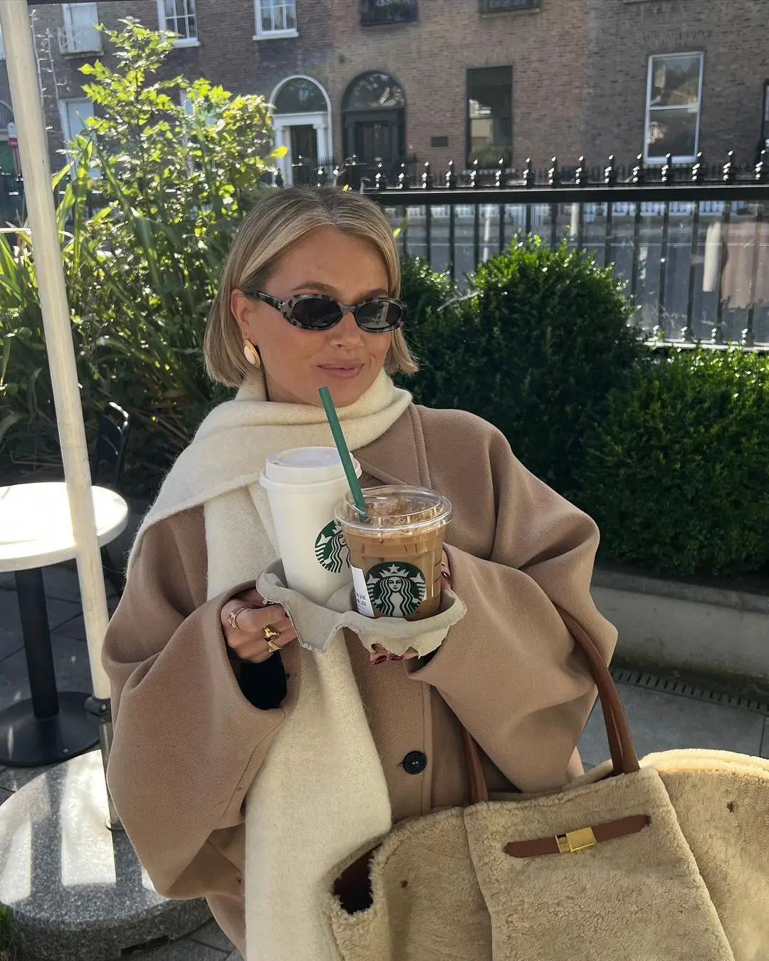 Moderne ChicJacke - Elegante Oversized Jacke für stilvolle Tage