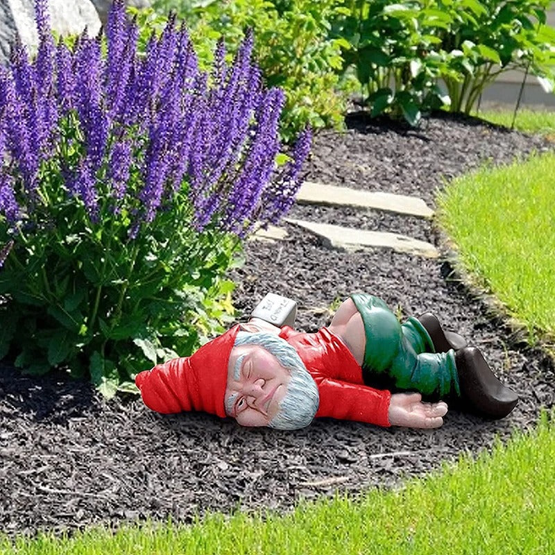 Lazy Larry Gartenzwerg – Der Schlafkopf im Garten