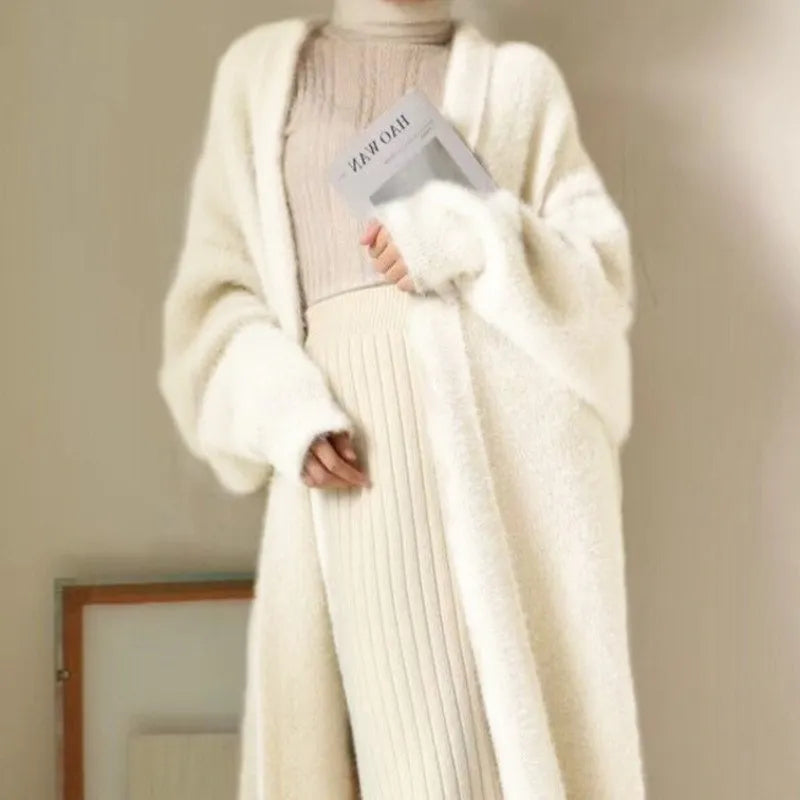 Langer Fluffy Cardigan für Damen – Weicher Kaschmirmix in Neutralton
