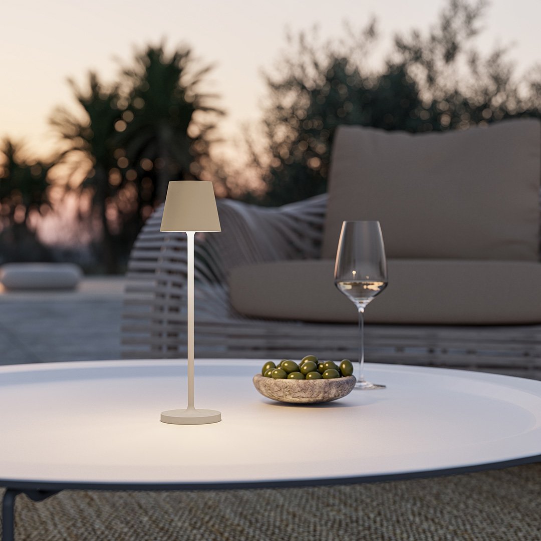 Minimalistische LED-Tischlampe