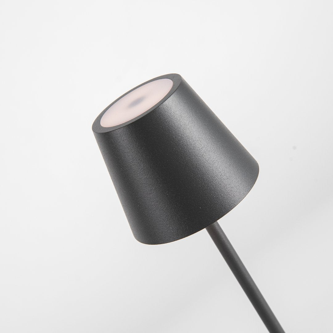 Minimalistische LED-Tischlampe
