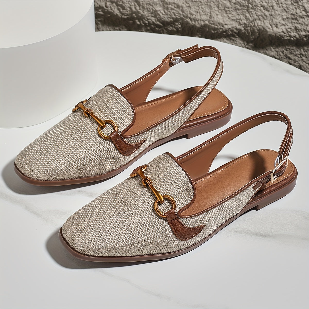 Damen Sandalen mit Metallverschluss – Stilvoll und Komfortabel mit Quadratzehen