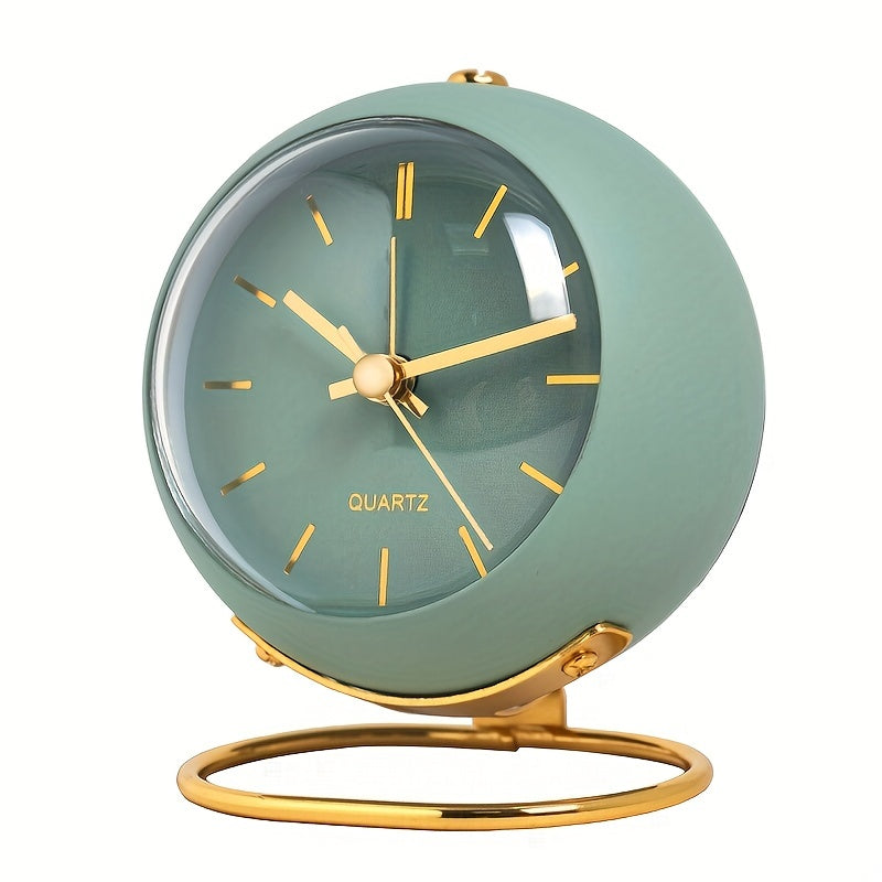 Nordic Silent Desk Clock – Leuchtende Zeiger & Metallrahmen