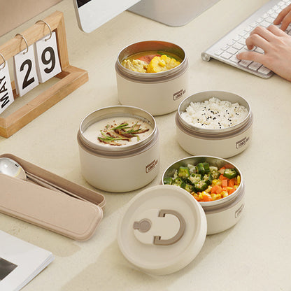 Praktische Lunchbox mit integriertem Besteck für unterwegs