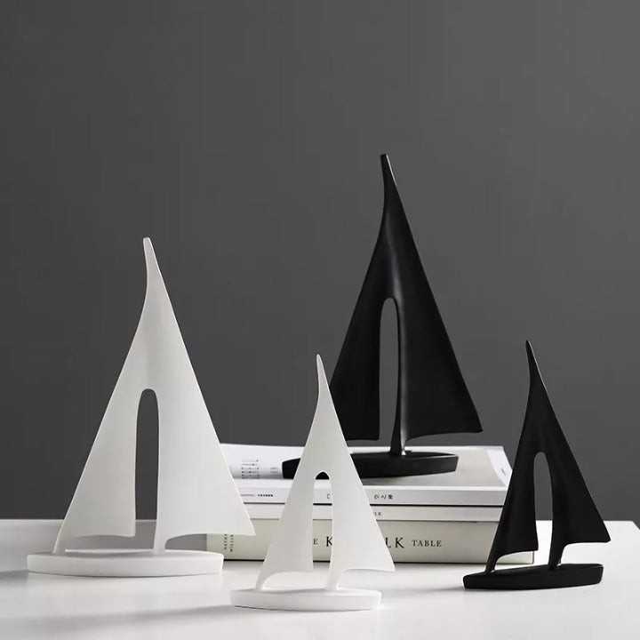 Maritimes Segelboot-Skulptur - Elegante Dekoration für Zuhause