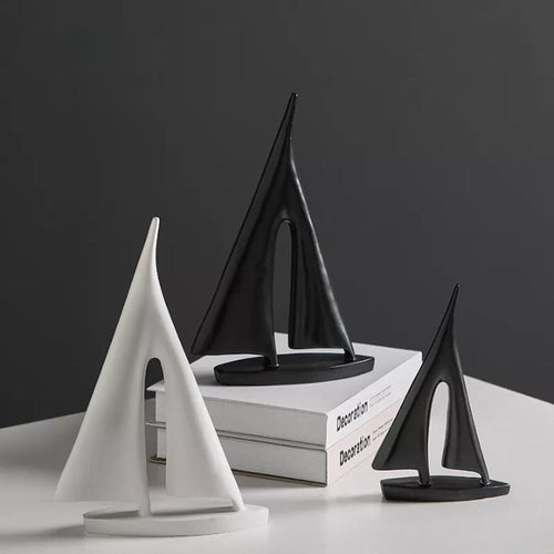 Maritimes Segelboot-Skulptur - Elegante Dekoration für Zuhause