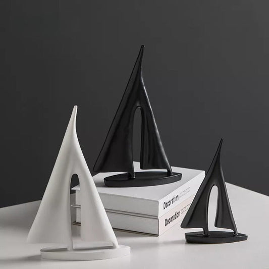 Maritimes Segelboot-Skulptur - Elegante Dekoration für Zuhause