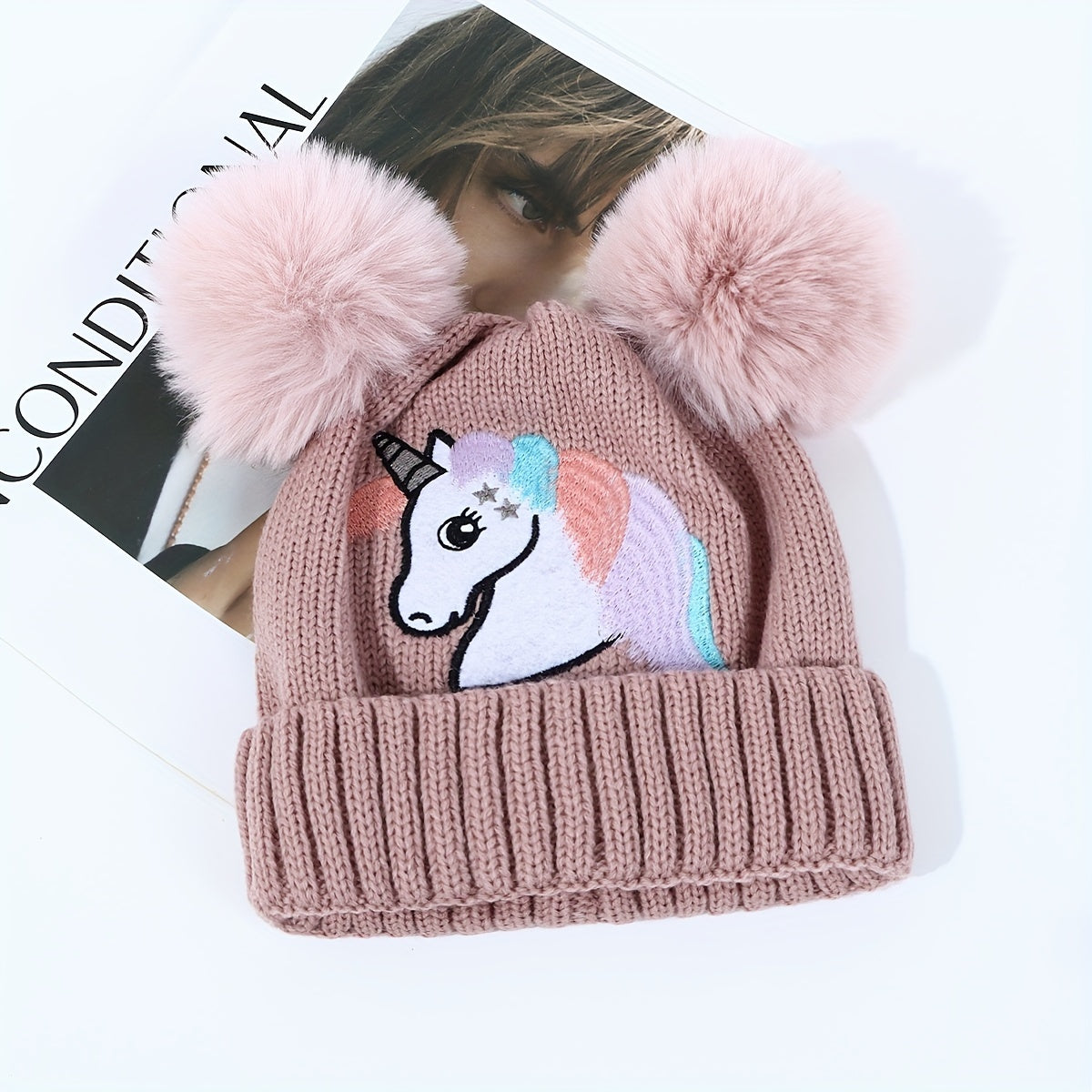 Lila Einhornmütze für Kinder - Gemütlich und Warm mit Pompons