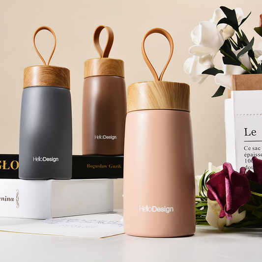 Stilvolle Thermosflasche für unterwegs