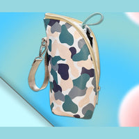 Weiße Reißverschlusstasche im Camouflage-Look + Type-C-Kabel
