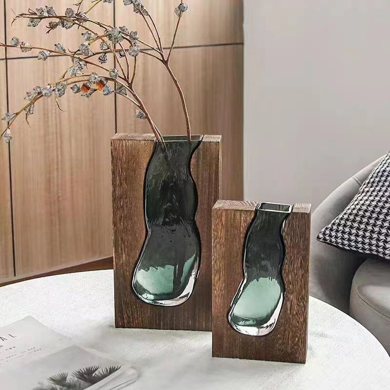 Elegante Glasvase mit Holzfuß – Stilvolle Dekoration für jeden Raum