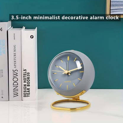 Nordic Silent Desk Clock – Leuchtende Zeiger & Metallrahmen