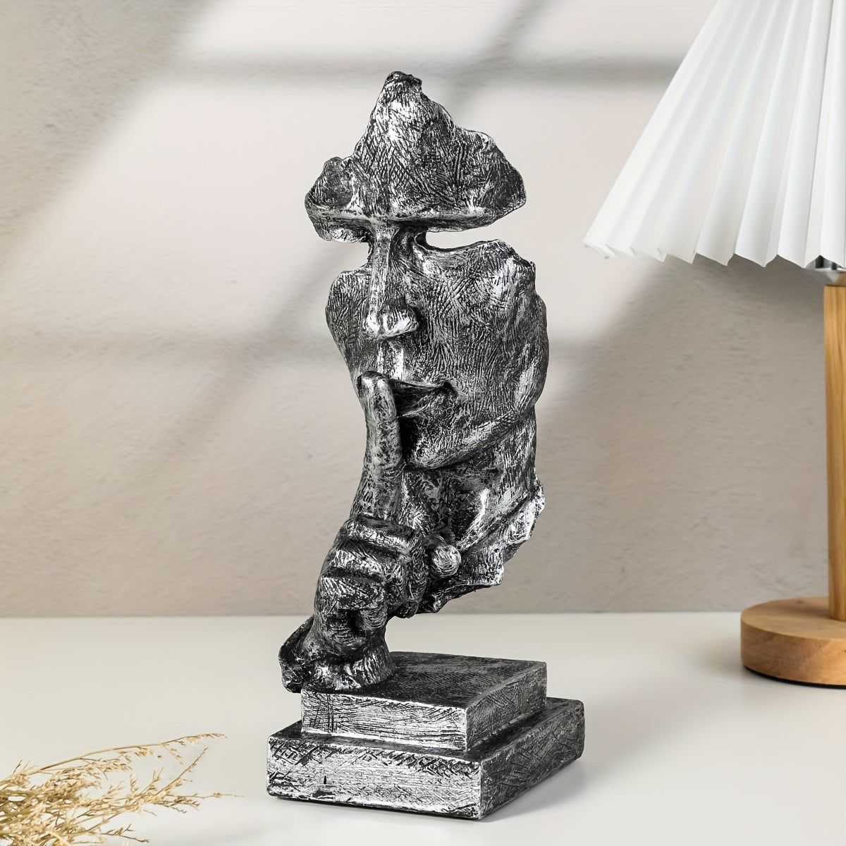 StilteSymfonie Skulptur – Für eine zeitlose und tiefgründige Innenausstattung