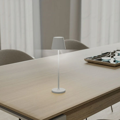 Minimalistische LED-Tischlampe