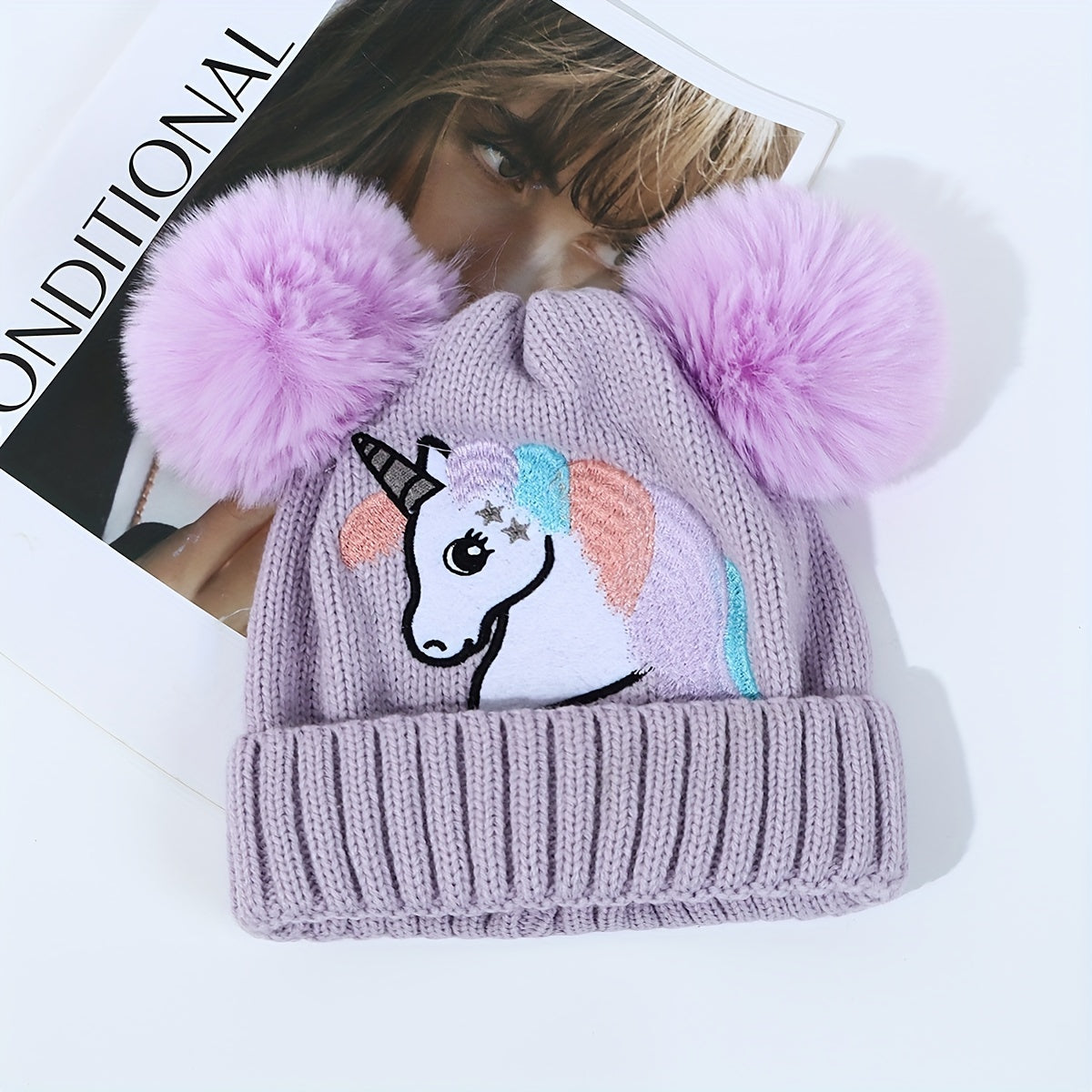 Lila Einhornmütze für Kinder - Gemütlich und Warm mit Pompons