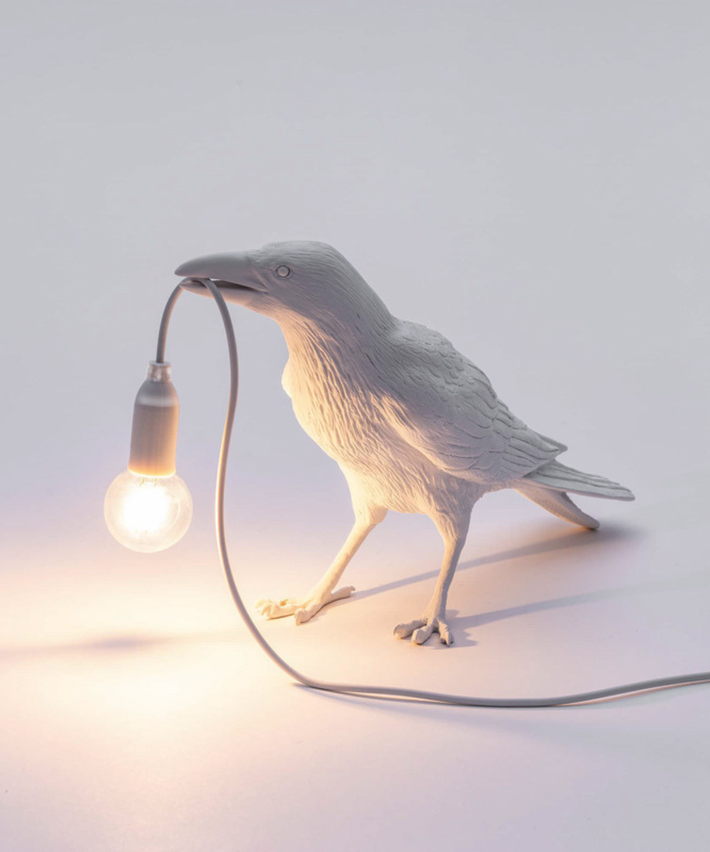 Deko-Krähenlampe – Einzigartige Tischleuchte im Vogel-Design