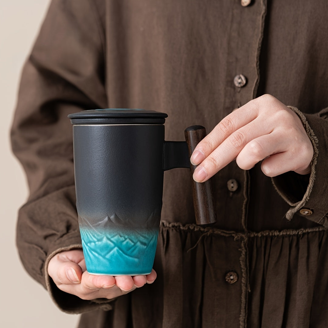 Handgefertigte Keramische Teetasse mit Sieb – Authentisches Design und Praktische Nutzung