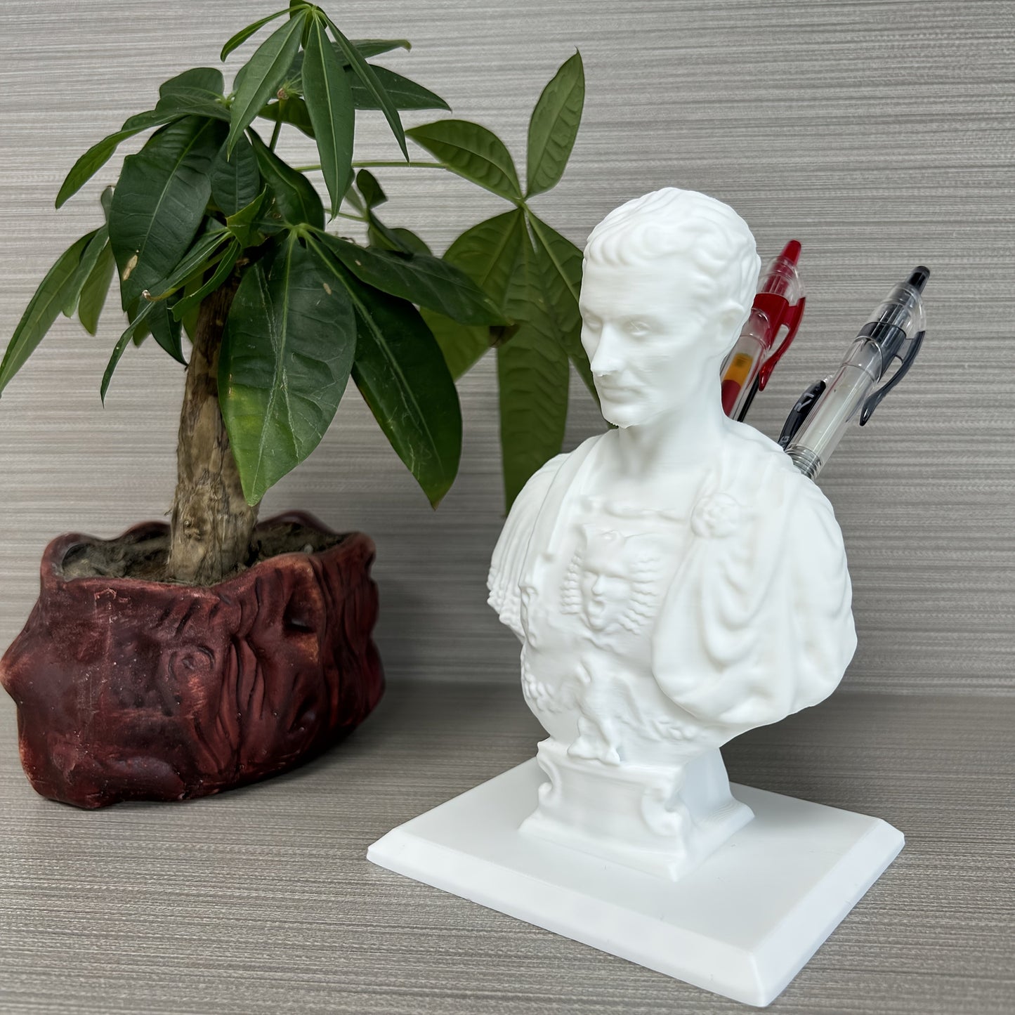 Caesars Feder – Kreativer Julius Caesar Stifthalter