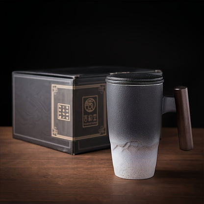 Handgefertigte Keramische Teetasse mit Sieb – Authentisches Design und Praktische Nutzung