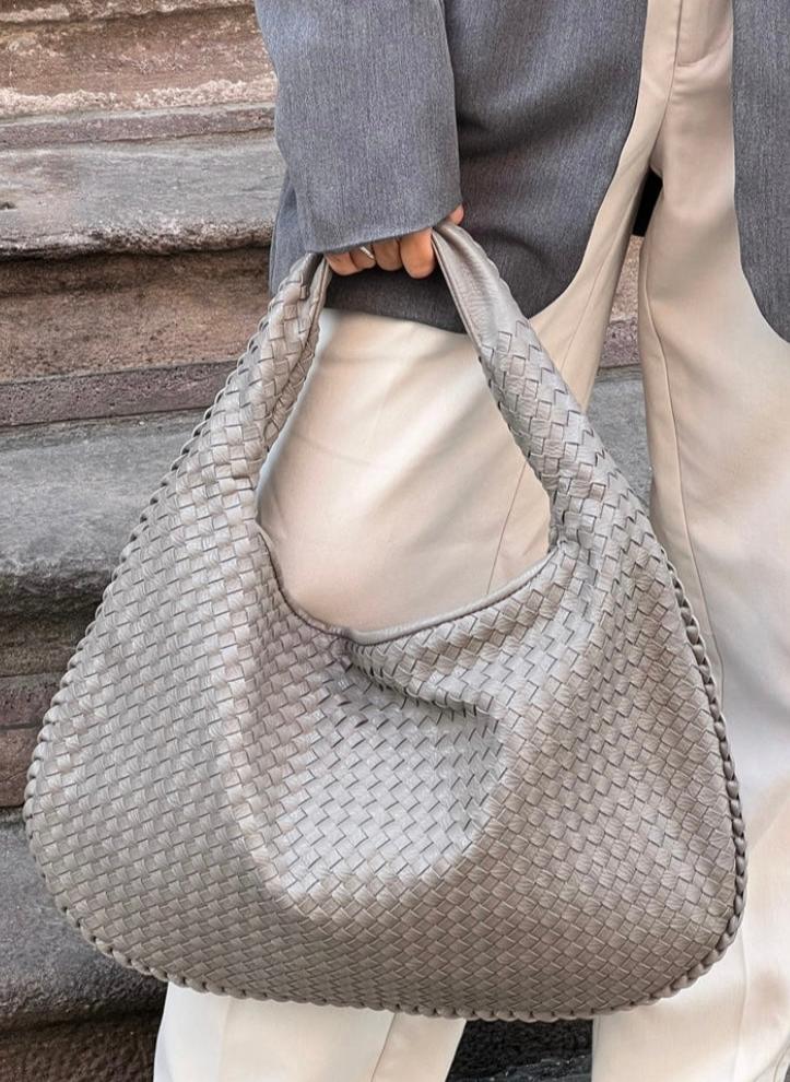 Chic gewebte Schultertasche – Für einen eleganten Look