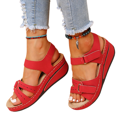 Orthopädische Damen Sandalen mit Keilabsatz für Komfort und Stil