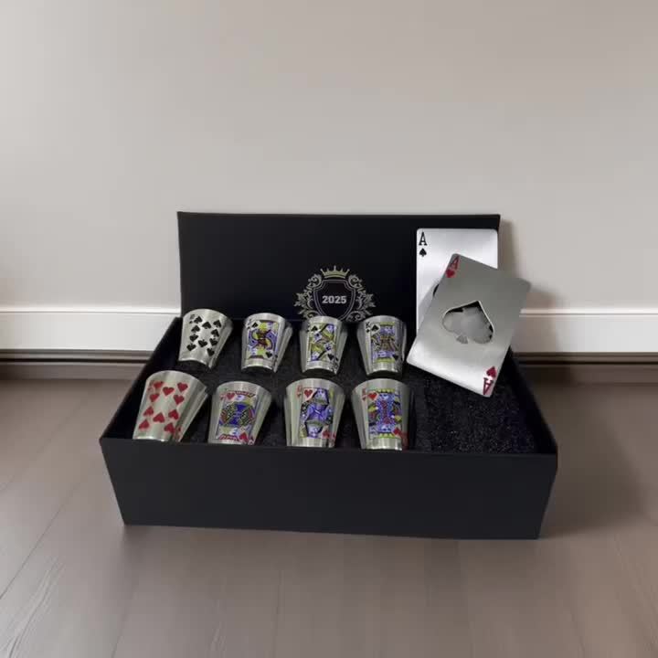 Royal Playing Card Whiskey Glass Set – Edelstahl & Flaschenöffner