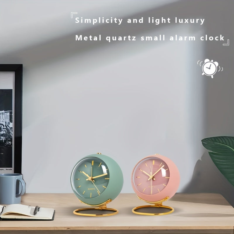 Nordic Silent Desk Clock – Leuchtende Zeiger & Metallrahmen