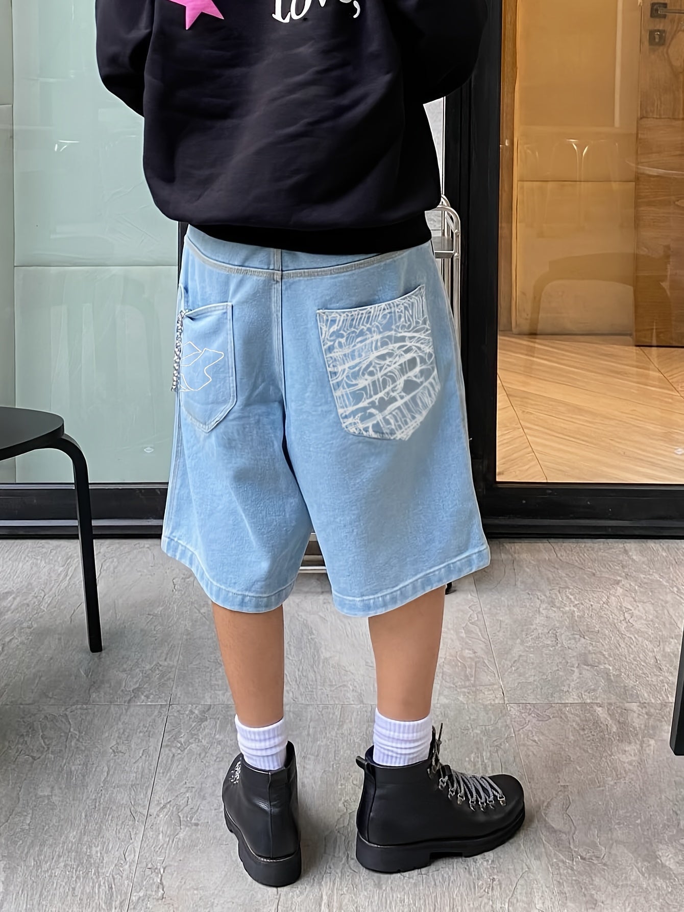 Lässige Bermuda-Denim-Shorts – Lockere Passform mit Stilvollen Blumenstickereien