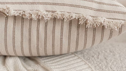 Jacquard Kissenbezug mit Fransen – Zeitlos und Komfortabel