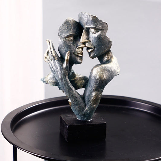Umarmende Figuren Skulptur – Moderne Kunst für Zuhause
