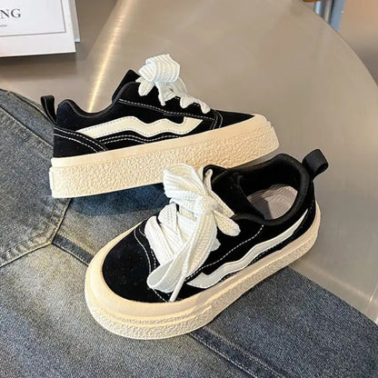 Verspielte Kindersneakers – Komfort und Stil bei jedem Schritt