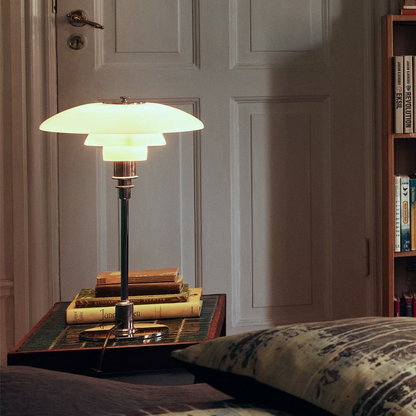 Design Tischlampe mit Glas-Schirm – Stimmungsvolles Licht und Minimalistische Eleganz