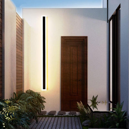 LumiLine Außenlampe – Minimalistisches Design mit Warmem Licht