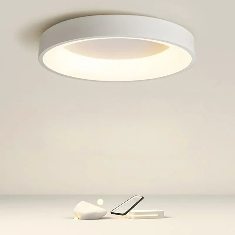 Runde LED-Deckenleuchte im minimalistischen Stil