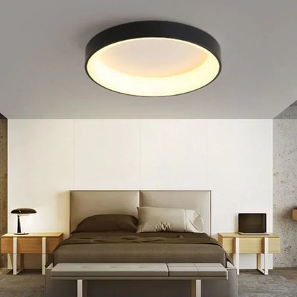 Runde LED-Deckenleuchte im minimalistischen Stil