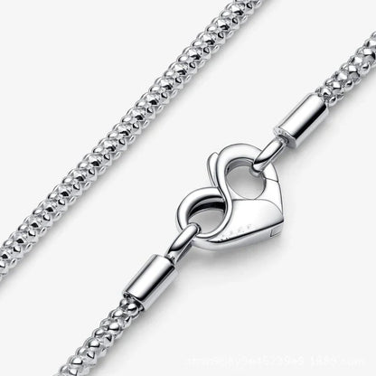 Herzförmiges Silberarmband – Zierliche Eleganz für den Alltag