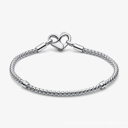 Herzförmiges Silberarmband – Zierliche Eleganz für den Alltag