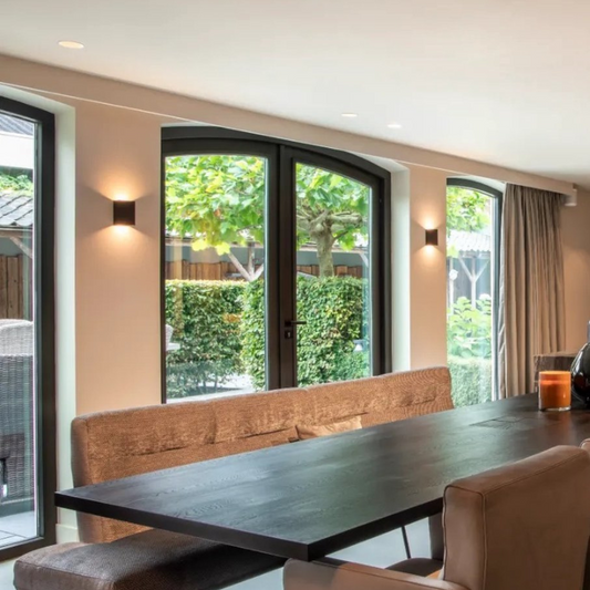 Moderne LED-Wandleuchte für Außen