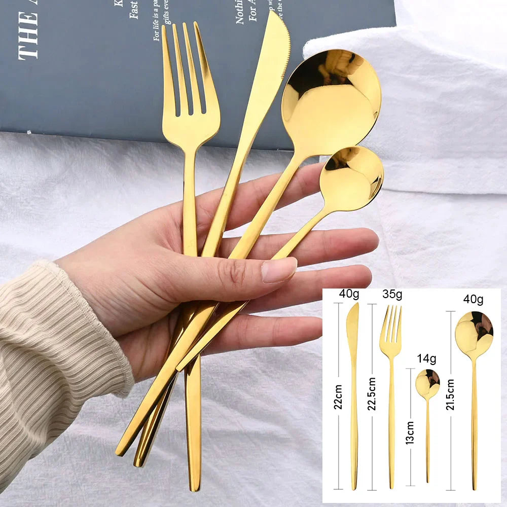 Goldene Luxus Besteckset – Für eine elegante Tischdekoration