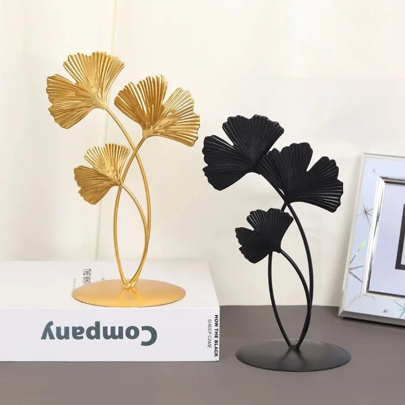Goldene Ginkgo-Dekoration