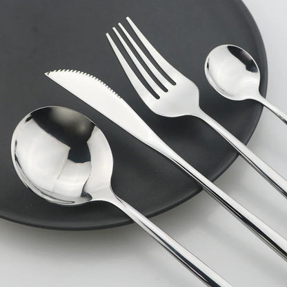 Goldene Luxus Besteckset – Für eine elegante Tischdekoration